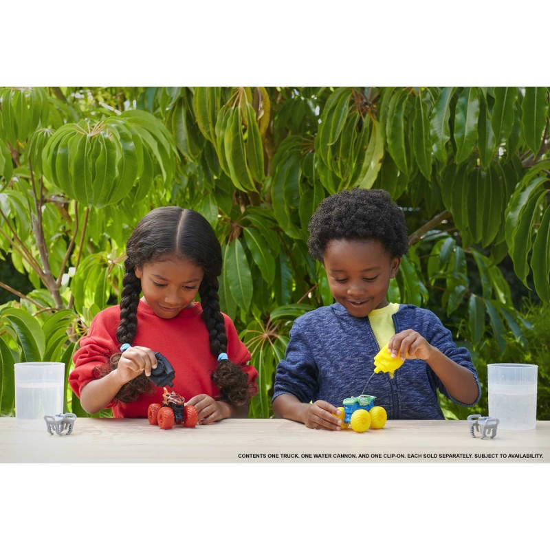 Hot Wheels Monster Trucks Color Reveal, 1 veicolo giocattolo con sorpresa ed effetto cambia colore ripetibile con acqua calda e