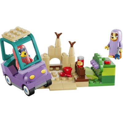 LEGO Bluey 11216 Nonne con Bingo e Bluey, Giochi Didattici con Macchina, 2 Minifigure e Giardino, Idea Regalo per Bambini 4+