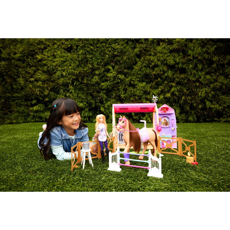 Barbie Mysteries The Great Horse Chase Playset Di Stalla Con Bambola